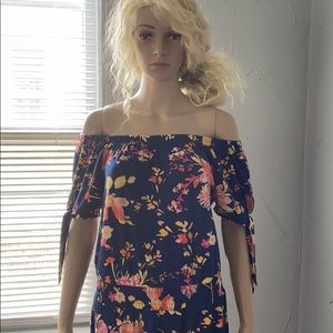 WOMAN SHOULDER DOWN JUMPSUIT